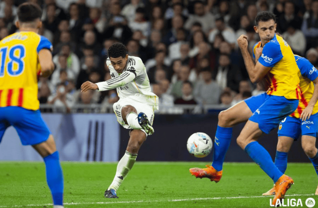 豪门狂欢夜:姆总2球皇马4-0六连胜 利物浦2-0维拉止连败 尤文2-1